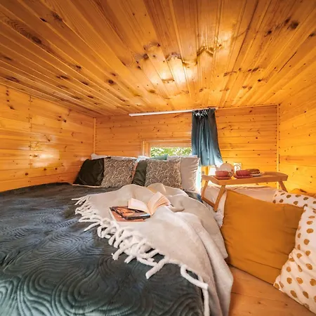 Retreat Tiny House And Sauna Rehenice