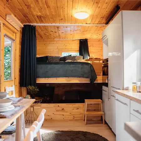 Retreat Tiny House And Sauna * Rehenice